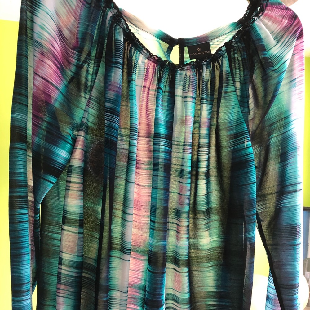 Worthington pullover blouse.